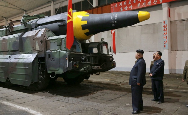 Северна Корея изстреля балистична ракета която прелетя над Япония Ракетата