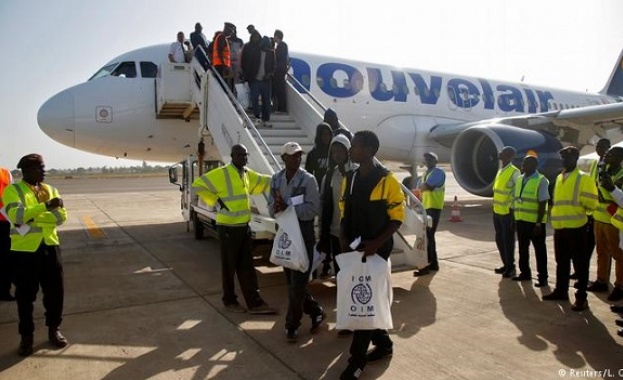 Френският президент откри политическия сезон след дългата лятна почивка с