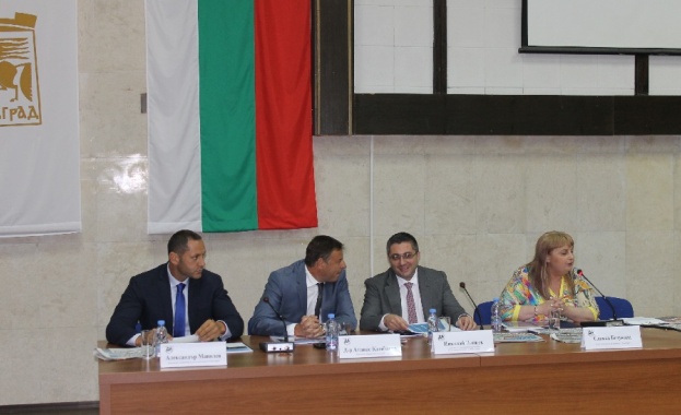 Утре ще бъде обявена обществена поръчка за строителството на тунел