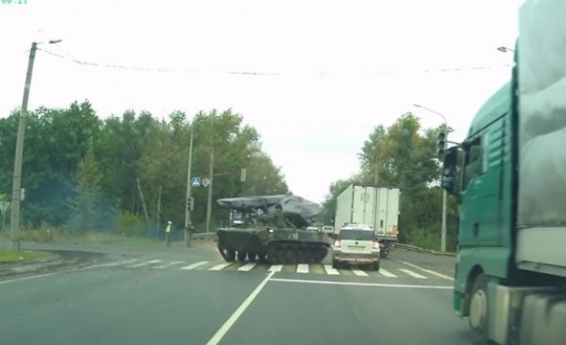 Тежките бронирани машини би трябвало да бъдат устойчиви на пътя