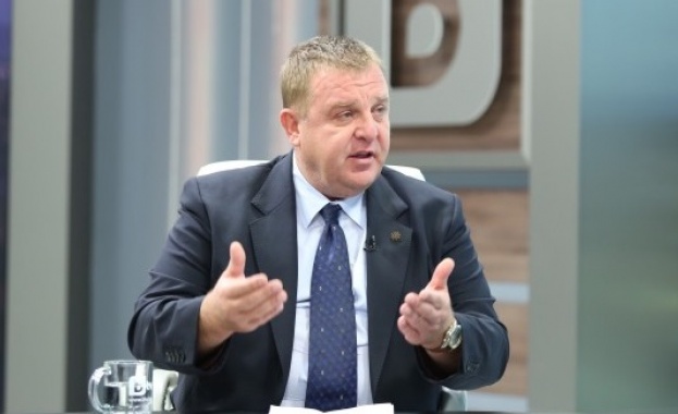 Един начинаещ професионален войник получава 608 лв заплата и 120