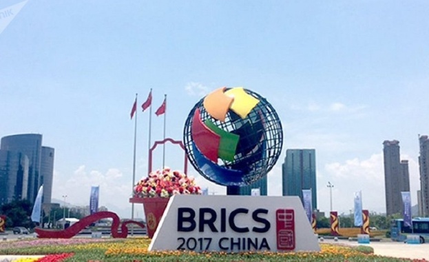 В Шанхай беше символично положен първия камък на сградата на