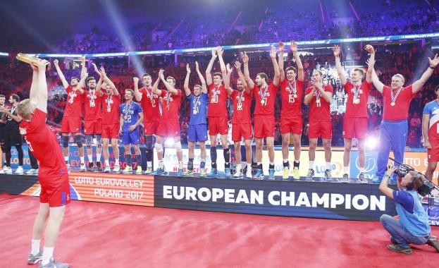Русия триумфира с европейската титла по волейбол след драматична победа