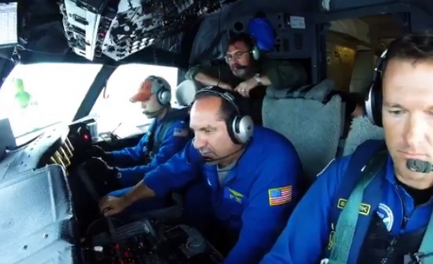 Ураганът Ирма е от категория 5 което означава че е