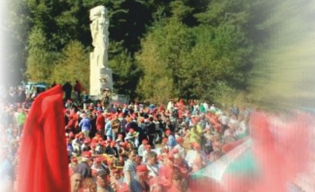 Близо 5000 социалисти и симпатизанти от Пловдив и областта се
