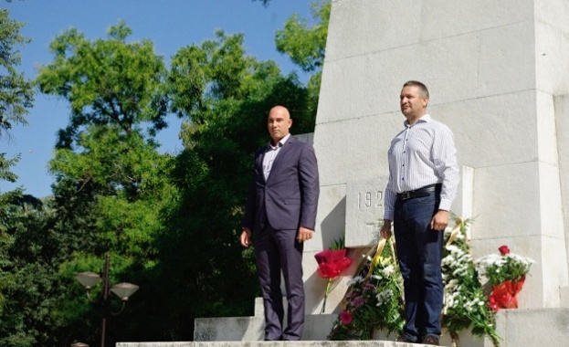 Народните представители от БСП за България Николай Тишев и Тодор