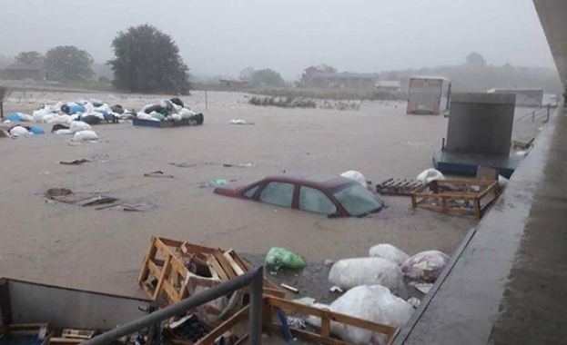 Невиждана буря се разрази от 8 00 до 10 00