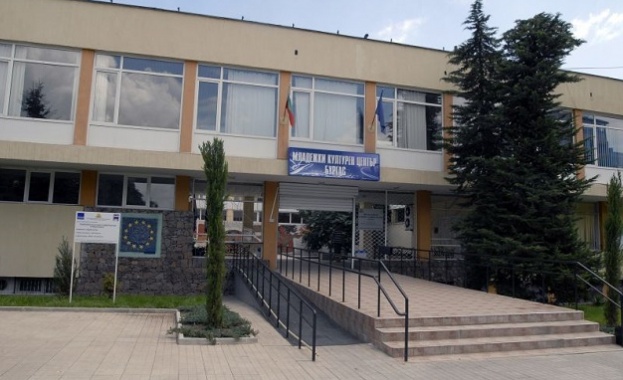 През новия творчески сезон в Младежки културен център Бургас