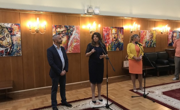 28 години все още не можем да се разберем като