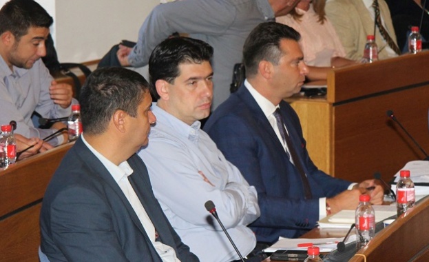 Полезно е управляващите да се вслушват в гласа на опозицията