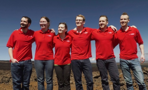 След 8 месеца живот в условия на изолация на отдалечен