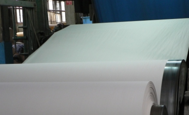 Работници от Костенец Пейпър Мил ЕАД най голямата фабрика за производство