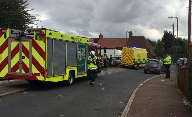 Няколко къщи са евакуирани и осем души са закарани в