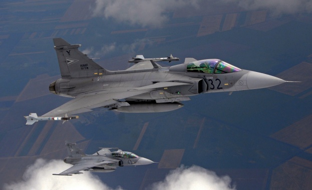 От шведската компания СААБ следят етапите на процедурата за избор