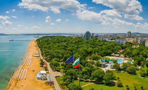 Третото поредно издание на бургаския цветен базар Флора ЕСЕН ще