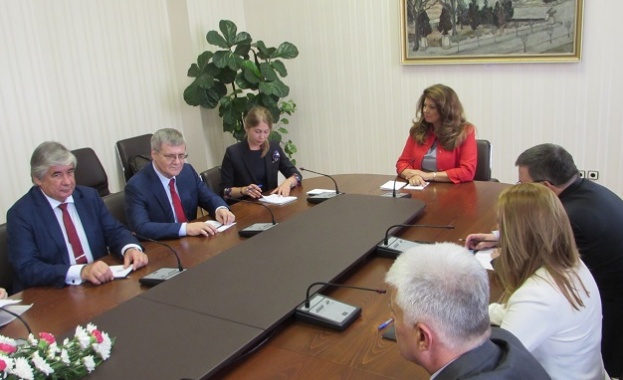 Нито една държава не може сама да се пребори с