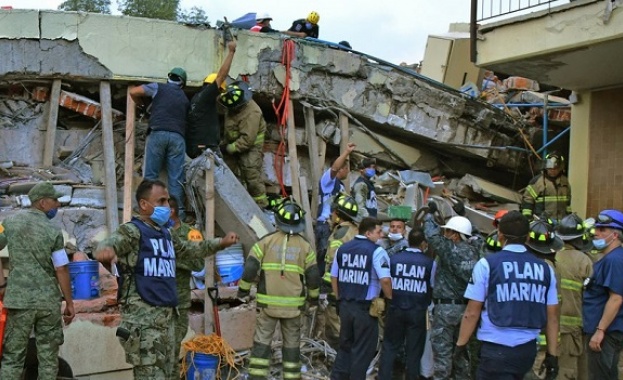 Спасител заяви пред мексиканската телевизия ФОРО че с момиченцето което