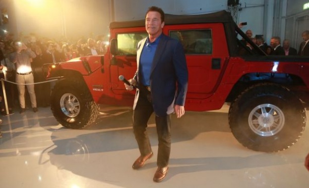 Първият в света изцяло електрически Hummer създаден на базата на