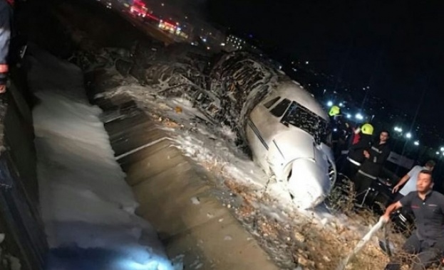 Частен самолет се разби на летище Ататюрк в Истанбул късно