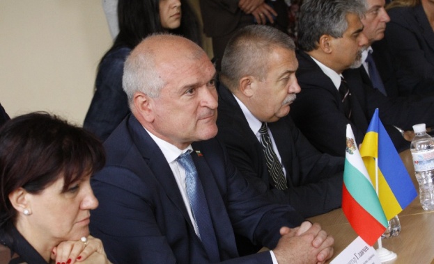 Получих уверение че новият образователен закон няма да промени правата