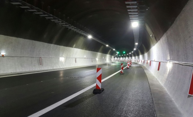 Днес движението в тунел Витиня на АМ Хемус в посока