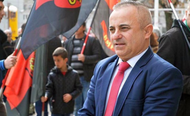 Депутатът Атанас Стоянов попадна в пътен инцидент на главен път