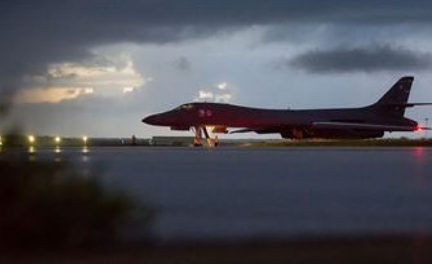 Американски самолети прелетяха в непосредствена близост до източното крайбрежие на