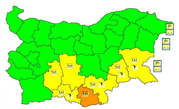 Оранжев код за обилни валежи е в сила за област
