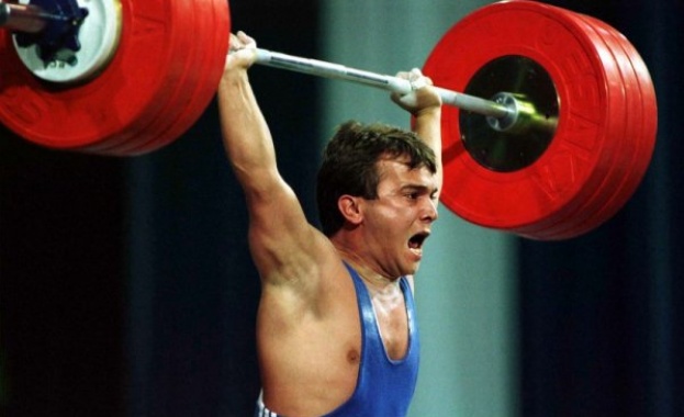 Многократният олимпийски световен и европейски шампион по вдигане на тежести