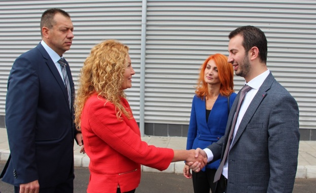 Когато изпълняваме общи проекти когато имаме общи цели и търсим