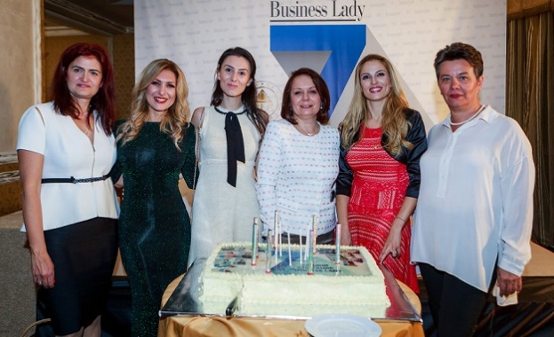 На стилен коктейл в хотел Феста София списание и клуб