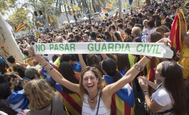 Кметът на Барселона Ада Колау призова за посредничеството на Европейския