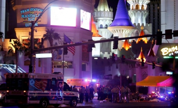 Броят на жертвите от нападението в Лас Вегас продължава да