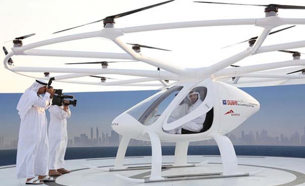 В Дубай беше осъществен успешен петминутен полет с двуместен автономен