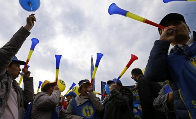 Хиляди румънци работещи в обществения сектор излязоха на протест в