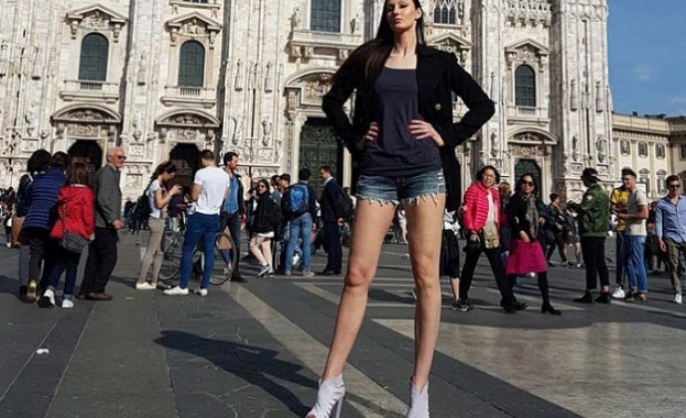 Рускиня има най дългите крака в света Бившата баскетболистка и