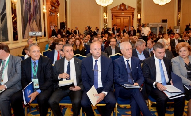 Министерството на транспорта информационните технологии и съобщенията гледа изключително сериозно