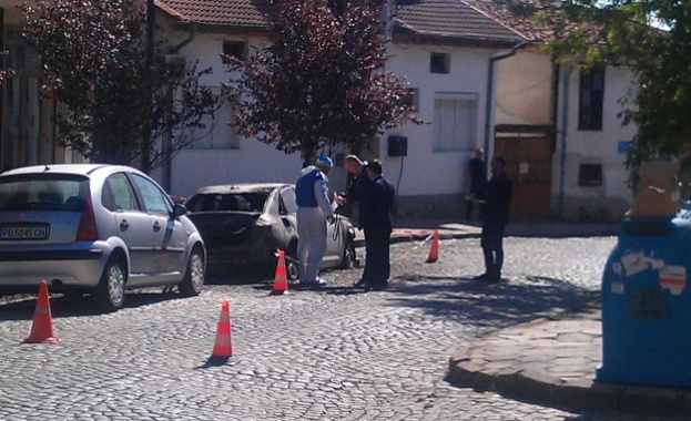 Автомобилът на карловска журналистка беше опожарен тази нощ Най вероятно