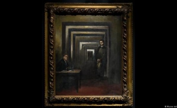 Мъж на около 40 годишна възраст се е нахвърлил върху картина