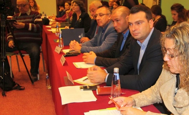 С политически боричкания няма да решим проблема с насилието в