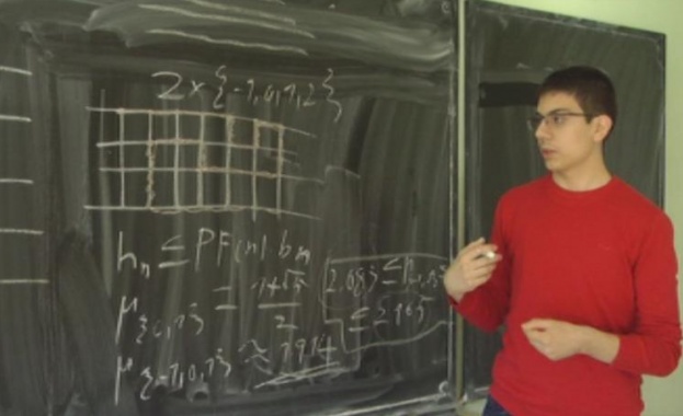 Единадесетокласник от плевенската Математическа гимназия Гео Милев взе престижна награда