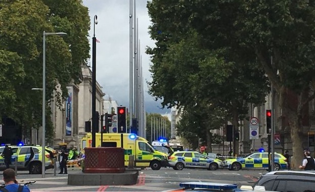 Лондонската полиция разглежда случая като пътнотранспортно произшествие, а не като
