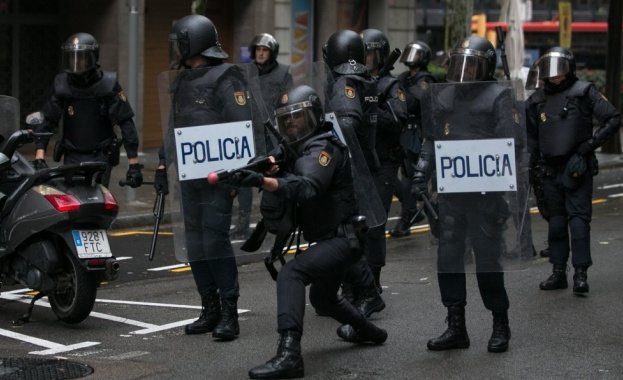 Испанското министерство на вътрешните работи удължи престоя на около 6