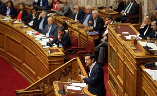Гръцкият парламент прие закон който улеснява хората да променят пола
