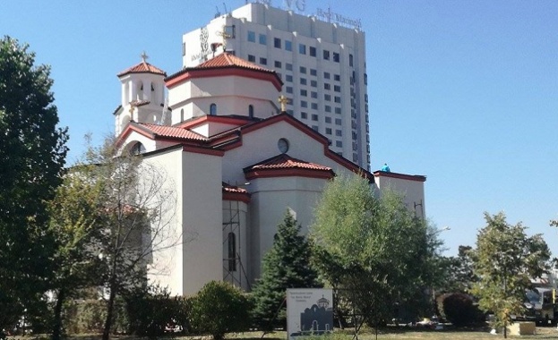 С освещаване на храм Негово Светейшество Българският патриарх Неофит ще