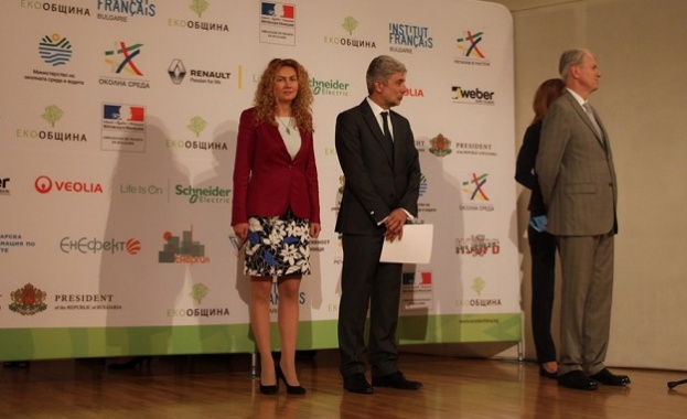 Зам министър Николова отличи общините лауреати в категориите Устойчива мобилност и