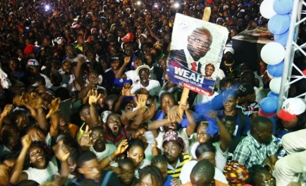 Футболната легенда Джордж Уеа спечели президентските избори в Либерия, съобщават