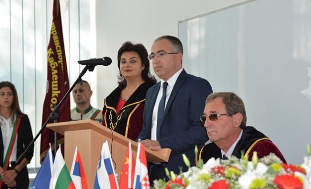 Заместник министърът на транспорта информационните технологии и съобщенията Велик Занчев откри