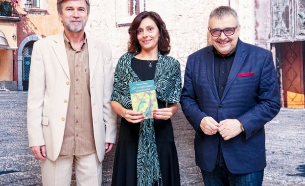 Жанета Стойкова представи в София книгата си Да нахраниш анаконда