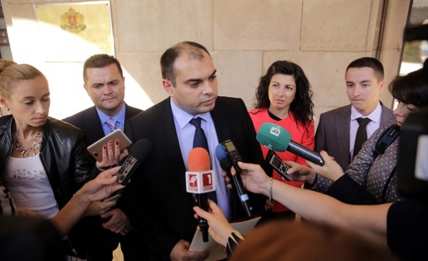 Управляващите от ГЕРБ и ОП са готови да потъпчат Конституцията